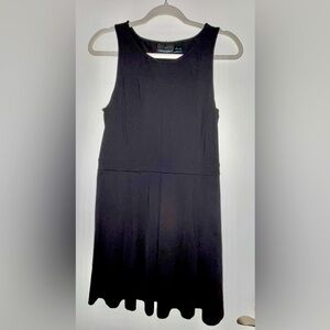 Cynthia Rowley Black Sleeveless Super Stretch Dress Size M Pleated side zipper